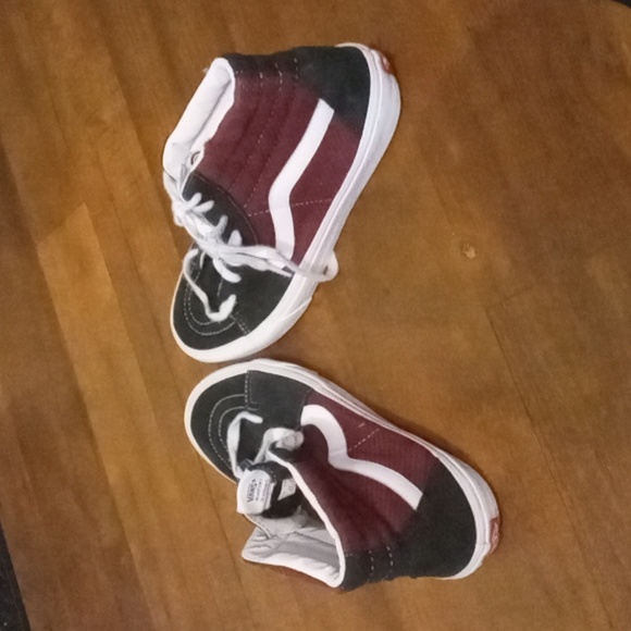 VANS - Picture 2 of 4